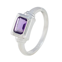 Mei Glamorous Purple Solitaire Ring