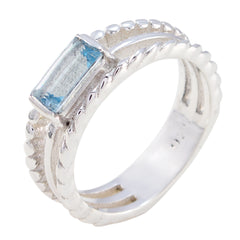 Greta Twist Blue Solitaire Band