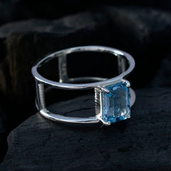 Violet Geometric Blue Solitaire Band