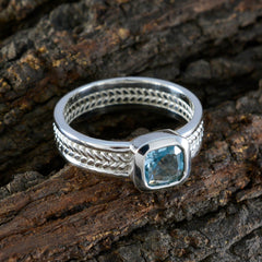 Lucy Rope-Wire Blue Solitaire Band