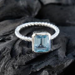 Addison Glamorous Blue Solitaire Ring