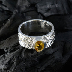 Mathilde Twist Yellow Solitaire Band
