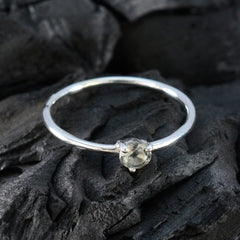 Yuki Graceful Light Green Solitaire Ring