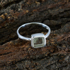 Yuki Luxurious Light Green Solitaire Ring