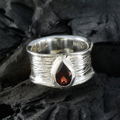 Natalia Victorian Red Solitaire Band