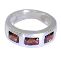 Antonia Modern Red Trilogy Band Garnet Red