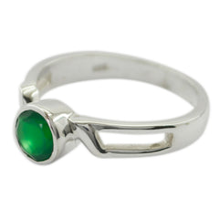 Soo-jin Romantic Green Solitaire Ring
