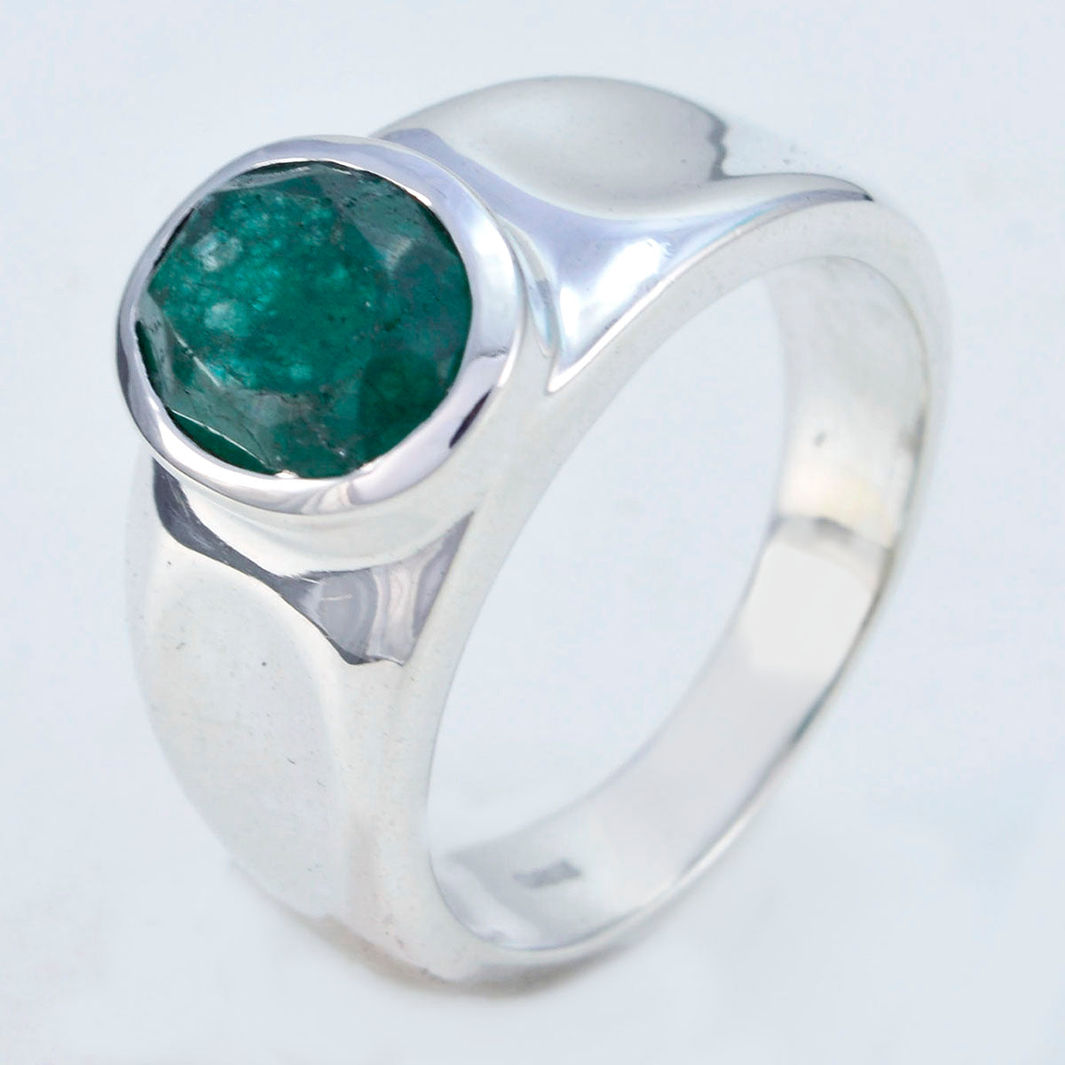 Antonia valentine Green Solitaire Ring Indian Emerald Green