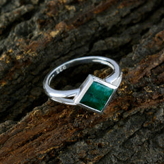 Ayaka Luxurious Green Solitaire Ring