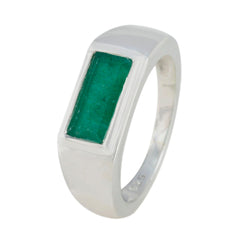 Meera Romantic Green Solitaire Ring