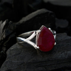 Putri valentine Red Solitaire Ring