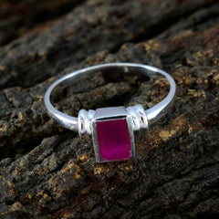 Araya Red Solitaire Ring with Elegant Gemstone Design