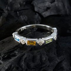 Saanvi Trendy multicolor quarter Band