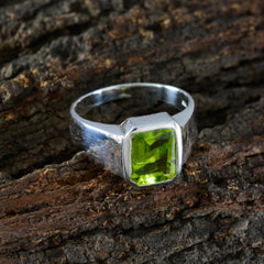 Daniela Trendy Green Solitaire Ring