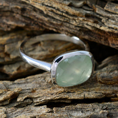 Pauline Luxurious Light Green Solitaire Ring