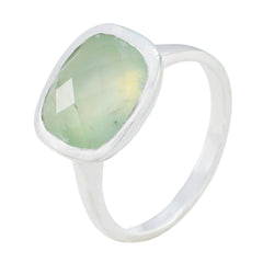 Pauline Luxurious Light Green Solitaire Ring