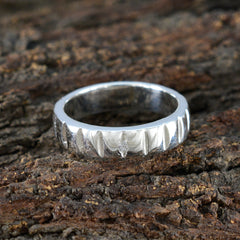 Carla Romantic White Solitaire Band