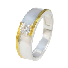 Lily Luxurious White Solitaire Band