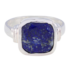 Fernanda Blue Solitaire Ring with Elegant Gemstone