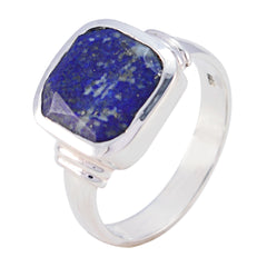 Fernanda Blue Solitaire Ring with Elegant Gemstone