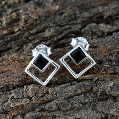 Yuna Black Solitaire Stud Earrings for Everyday Glam
