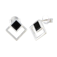 Yuna Black Solitaire Stud Earrings for Everyday Glam