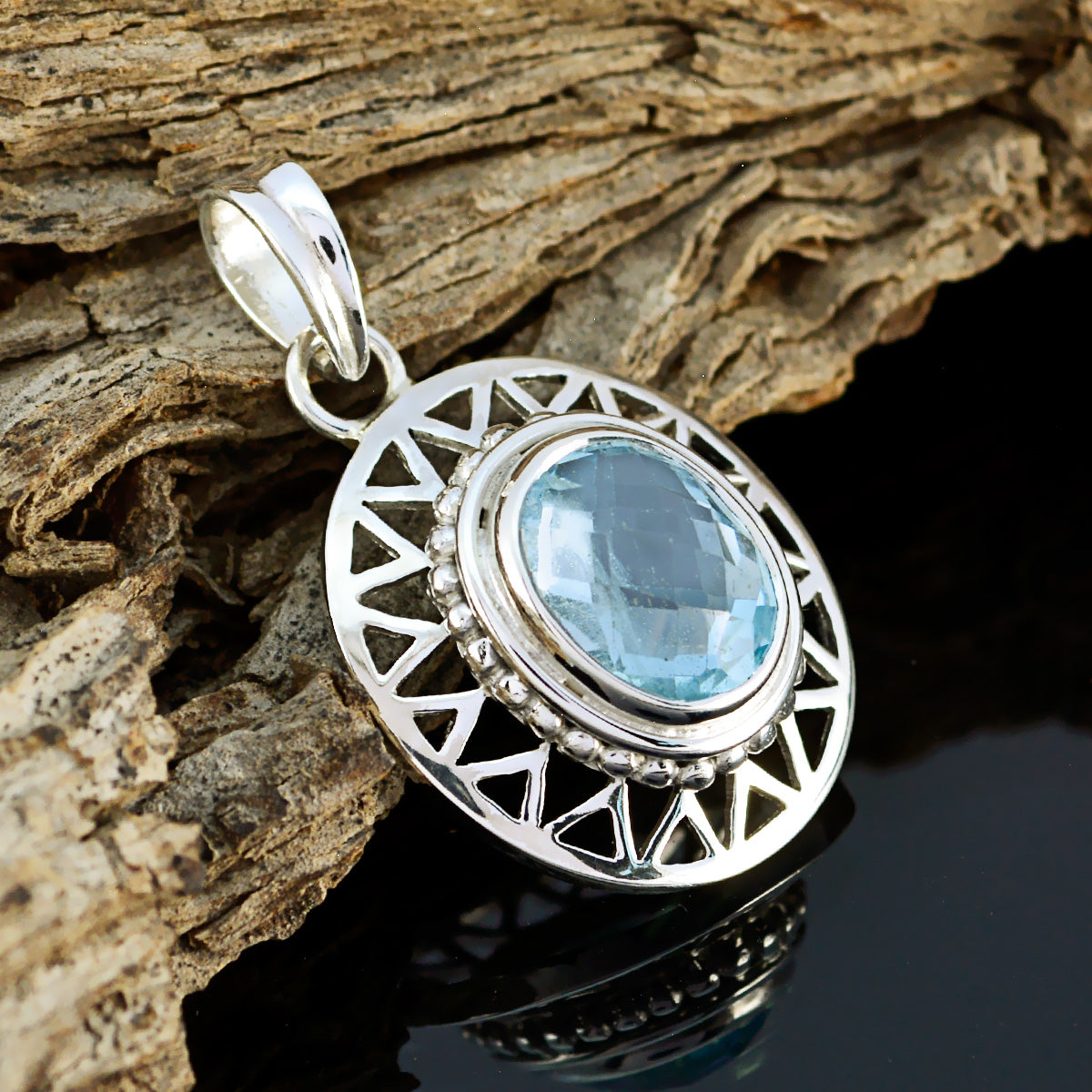 Renata Blue Geometric Eye-catching Pendant Blue Topaz Blue Blue