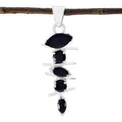 Ángeles Elegant Silver Pendant for Gifting with Black Stones