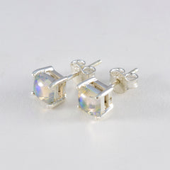Mei Elegant Solitaire Stud Earrings in Silver