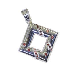 Chloe Fashion Jewelry Red Pendant for Chic Style