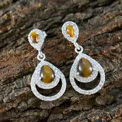 Yuki Featherlight Stud Earrings with Elegant Gemstone Design