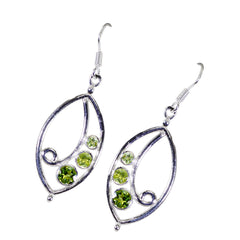 Pilar Green Dangle Earrings with Elegant Design