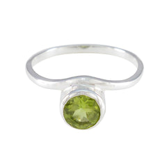 Min-seo Contemporary Green Solitaire Ring Peridot Green