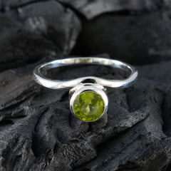 Min-seo Contemporary Green Solitaire Ring
