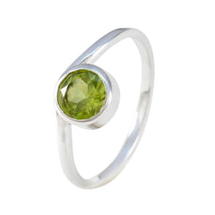 Min-seo Contemporary Green Solitaire Ring