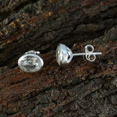 Hye-jin Green Solitaire Stud Earrings for Everyday Wear