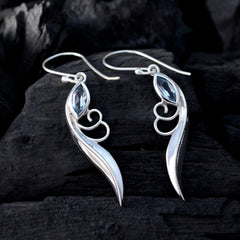 Ivana Blue Solitaire Earrings for Chic Style