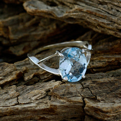 Xiu Luxurious Blue Solitaire Ring in Silver Elegance