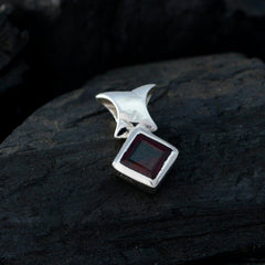 Wen Minimalist Statement Necklace with Garnet Pendant