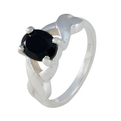 Hye-jin Modern Black Solitaire Ring