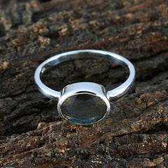 Ha-eun Modern Grey Solitaire Ring with Labradorite Gemstone