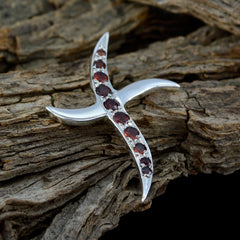 Ángeles Red Armor Pendant for Chic Style