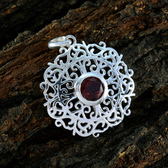 Noelia Red Retro Pendant with Intricate Design