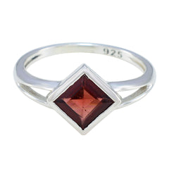 Abigail Red Solitaire Gemstone Ring - Elegant Style Garnet Red