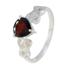 Yuna Red Solitaire Ring with Heart-Shaped Gemstone