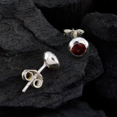 Constanza Red Solitaire Stud Earrings for Glam Looks