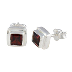 Noelia Red Solitaire Stud Earrings for Chic Styles