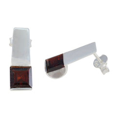 Lea Red Solitaire Stud Earrings for Everyday Glam