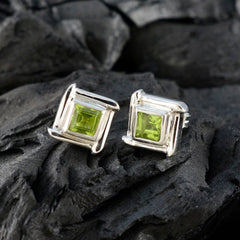 Amanda Green Solitaire Stud Earrings for Every Occasion