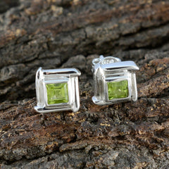 Amanda Green Solitaire Stud Earrings for Every Occasion